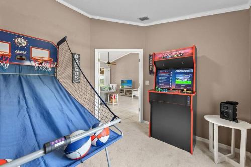 Fresh Water Canal - Heated Pool Plus Game Room