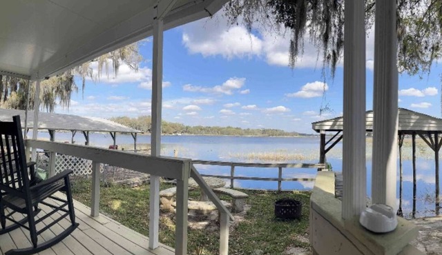 Fresh Water Fishing Springs In Area For Kayaking Tubing Family and Pet Friendly