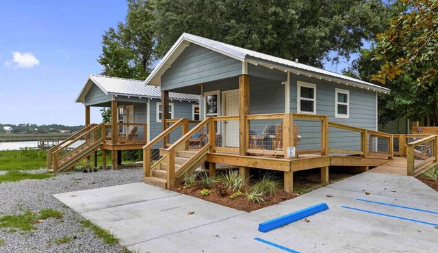 Gil’s Kingfish Cottage! Ocean Springs Waterfront!