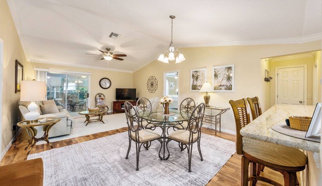 Golden Palms - 3/2 w/4- Seat Golf Cart in The Village of Caroline