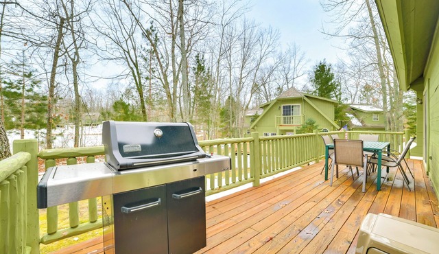 Golf, Hike & Soak in Pond Views: Lewiston Escape!