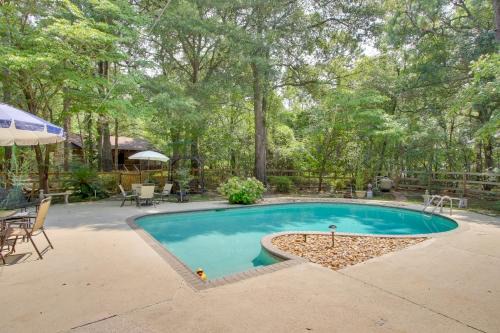 Golfer's Getaway: Hephzibah Home w/Pool Access