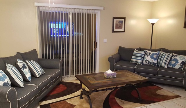 🧡Gorgeous Dried Waterfront Oasis In Heart of The Villages 2 BR, 2 BA