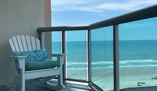 Gorgeous, oceanfront 2/2 villa in upscale Blue Water Keys North Myrtle Beach