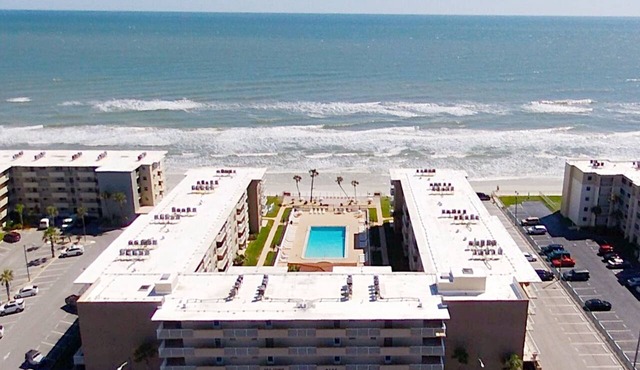 Gorgeous Updated Unit in New Smyrna Beach on the No Drive Beach