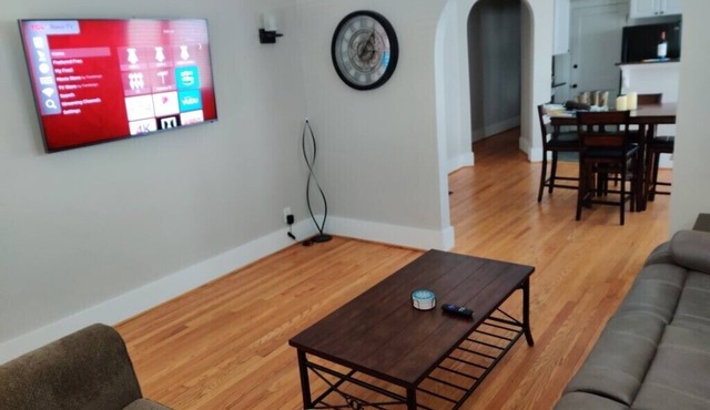 Grosse Pointe Cozy★ ★Downtown Detroit Close in Grosse Pointe Park