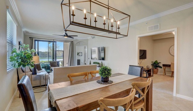 GROUND FLOOR End unit 2 Bed/2bath+Den, Lakewood National