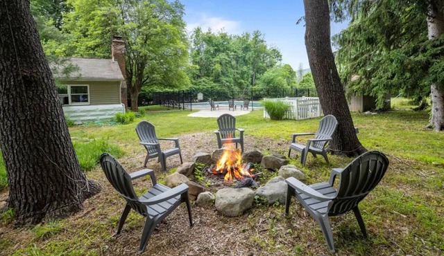 Group Spring Retreat | Fun Games & Gourmet Kitchen