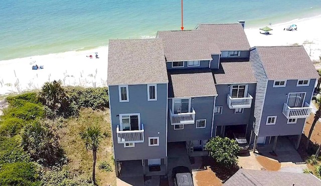 GULF FRONT on Cape San Blas, Updated with Amazing Views! Sleeps 7 - Dog Friendly