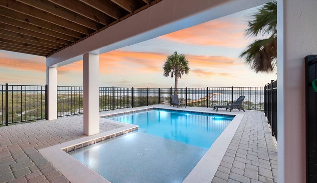 Gulf Front! Private Pool! Direct Beach Access! Elevator!