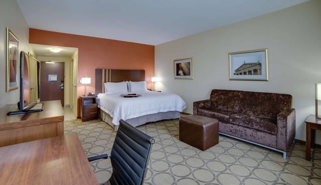 Hampton Inn & Suites Philadelphia/Bensalem in Bensalem