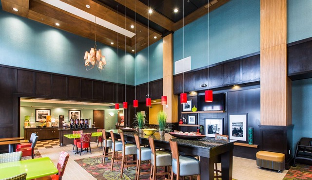Hampton Inn & Suites Toledo/Westgate in Toledo