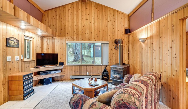 Harrison Cabin w/Fire Pit & Elbow Lake Access!