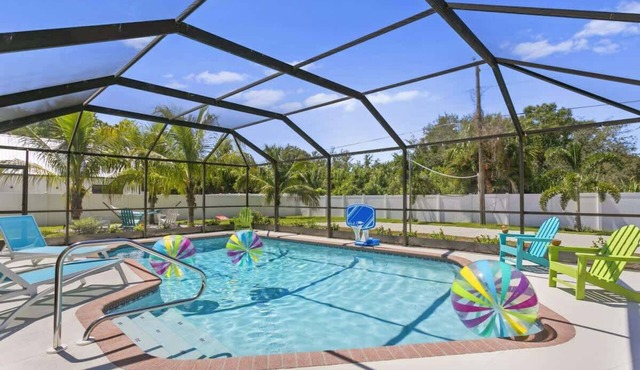 Heated Pool, 2 Game Rooms, Volleyball — 17 Guests