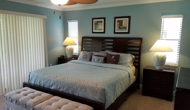 Heated Pool, Jacuzzi/Close to Beaches, Golf, Shopping