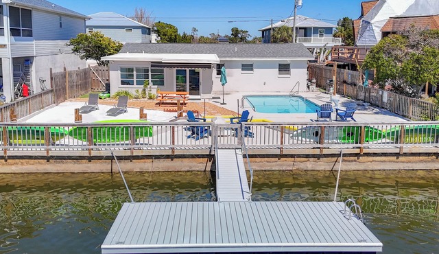 Heated Pool Waterfront Private Beach Dock Kayaks