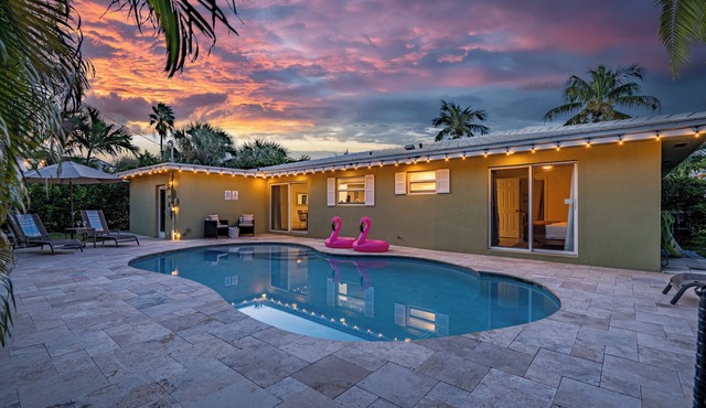 Heated Saltwater Pool Avail! Walk to the Beach!