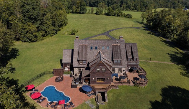 Historic Home on 80 Acres | Pool, Duck Pond & Gym