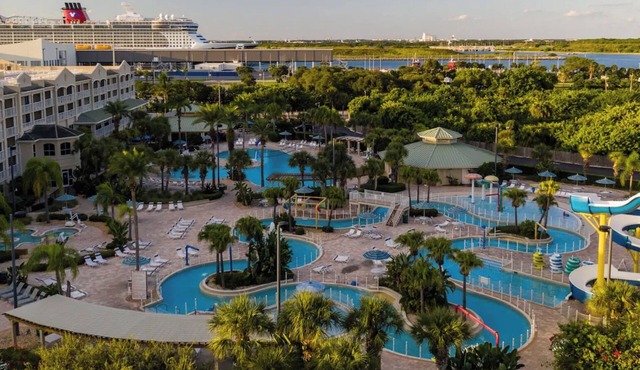Holiday Inn Cape Canaveral Resort - 2-bedroom Villa in Ocean Front Building
