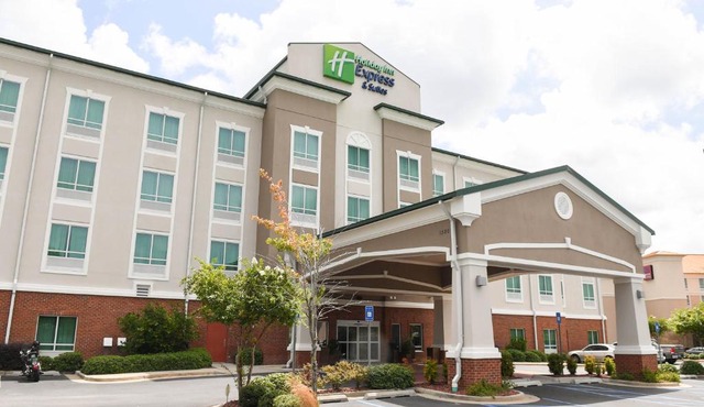 Holiday Inn Express & Suites - Valdosta by IHG