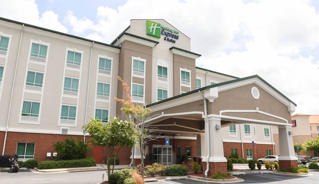 Holiday Inn Express & Suites Valdosta West - Mall Area by IHG