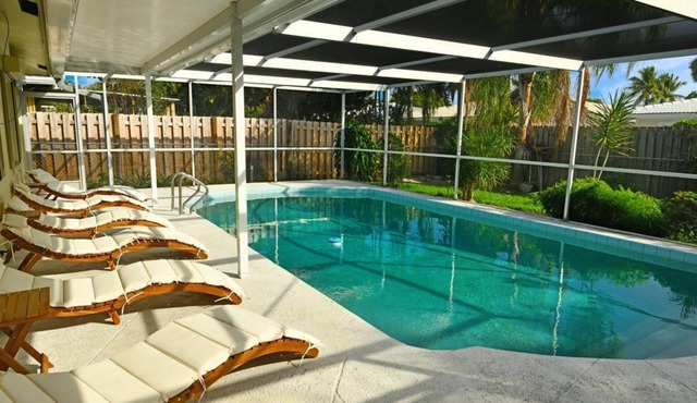 Holidays Sale | 20-40% discounts | Pool available | Beach 4min | Foosball