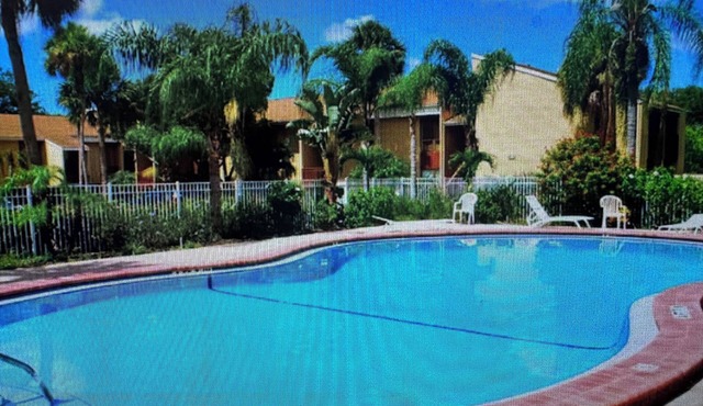 Home away from home! Great condo -Unit 136- just minutes to Siesta Key