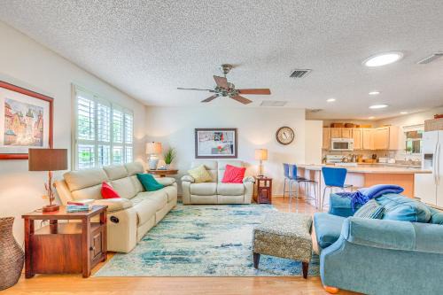 Home in The Villages w/Lanai & Private Hot Tub!