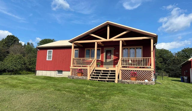 House - Clover's Ridge, COOPERSTOWN DREAMS PARK SCHEDULE SUPER CLEAN!