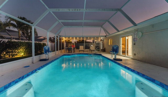Htd Pool + Backyard Games, Sleeps 12, Near Lido & Siesta
