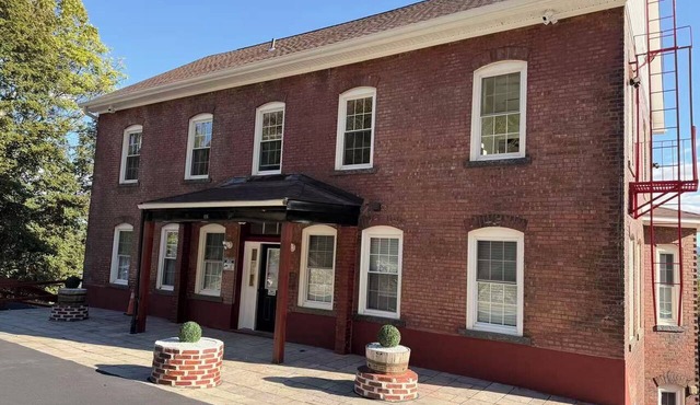 Hudson Valley Top Weekend Getaway with River View