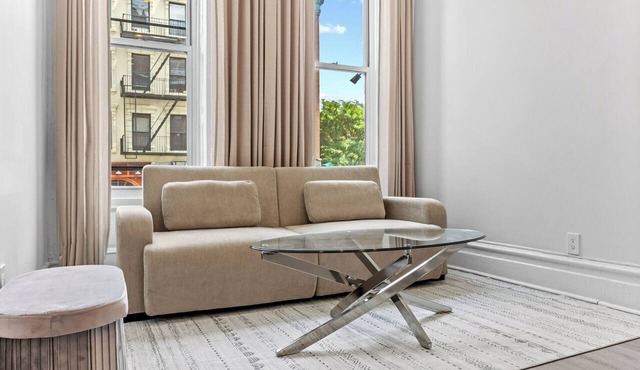 Huge Full Floor 2 BR 1B centrally located apartment sleeps 6. Full Kitchen!