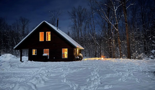Hunters Hideaway & Secluded Country Cabin for Family Getaways in Phillips