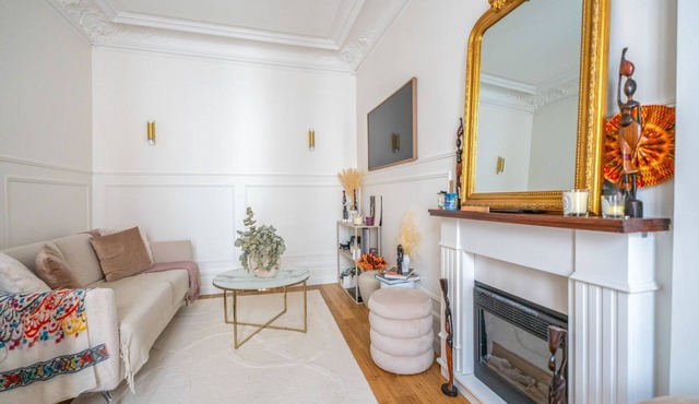 Hydrangea Station - One Bedroom Villa, Sleeps 2 in Paris