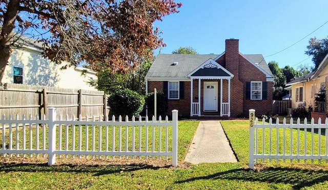Immaculate Midtown home for Work teams & Families