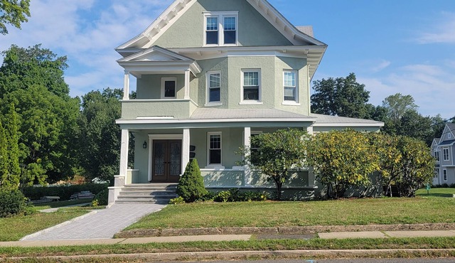 Incredible opportunity to rent in the heart of Ridgefield CT!