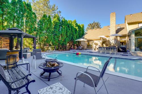 Indoor & Outdoor Entertainment! Luxe Michigan Home