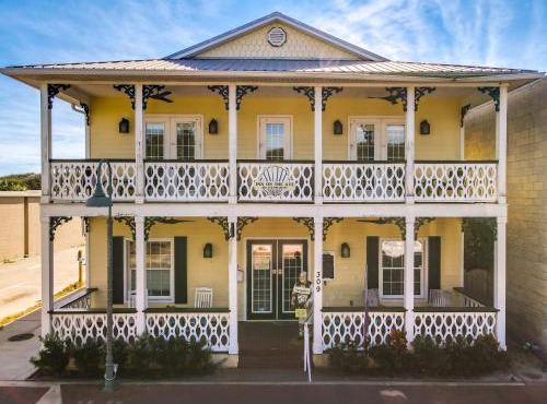 Inn on the Avenue