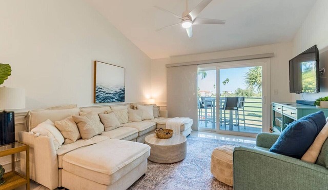 Island Green | A Cozy Winter Escape by the Beach