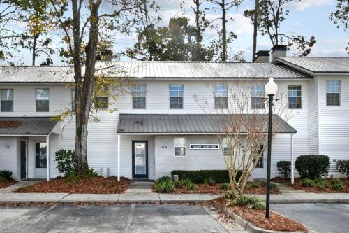 Island Square 145