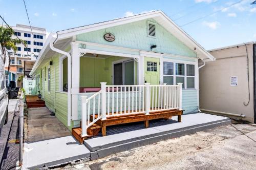 Island Vibes House