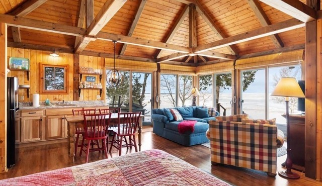 Ivan Cottage: Studio, 1 BA Cottage in Harbor Springs, Sleeps 2