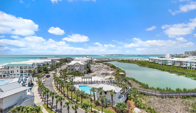 Jetty view at Jetty East! Enjoy one free beach chair set up and umbrella each da