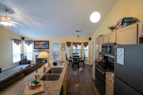 K & C Mountain View Cottage