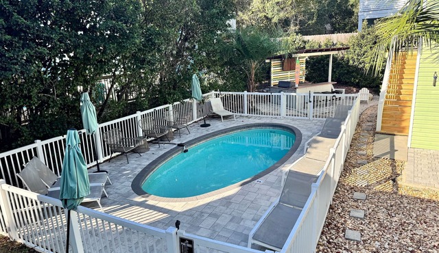 Kemp’s Kove | 5BR Private Pool | <5 Min Walk to Beach | Sleeps 14 | Dog Friendly