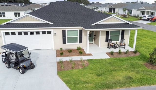 LaGrange Luxury: Near Eastport w/Golf Cart!