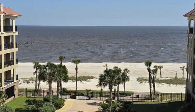 Laid-Back Luxury – Beachfront Condo at Inn By The Sea