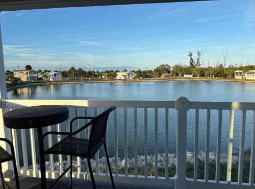 Lake Front, Beach Retreat