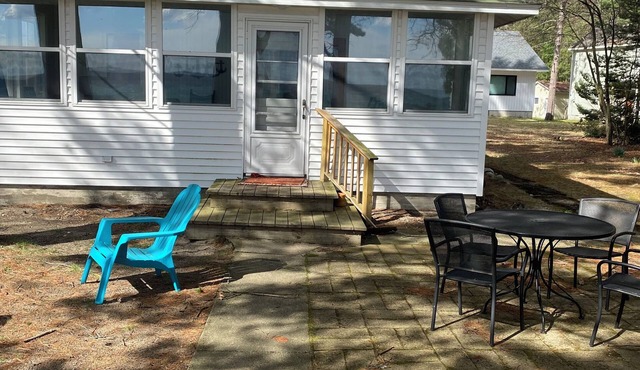 Lakefront Cabin on Higgins Lake. Only steps from the water! boat buoy available