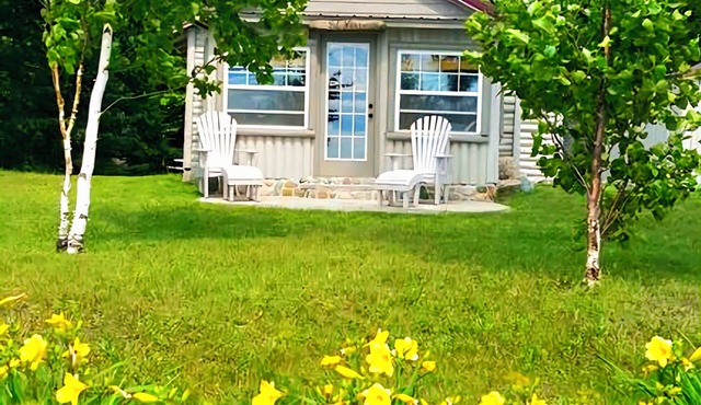 Lakefront Cozy Cabin with Amazing Sunsets